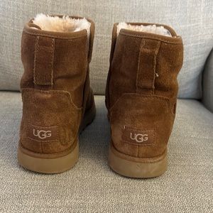 Size 7.5 shortie Ugg boots chestnut